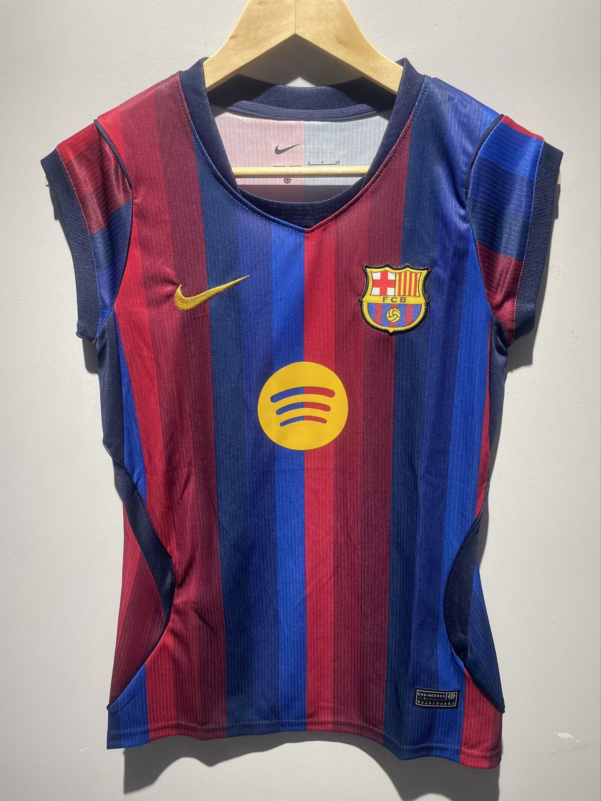 Camiseta de mujer sin mangas Barcelona 26-27 Local (tallas S-2XL)