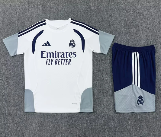 Conjunto de entrenamiento blanco Real Madrid 26/27 (tallas adulto y niño)