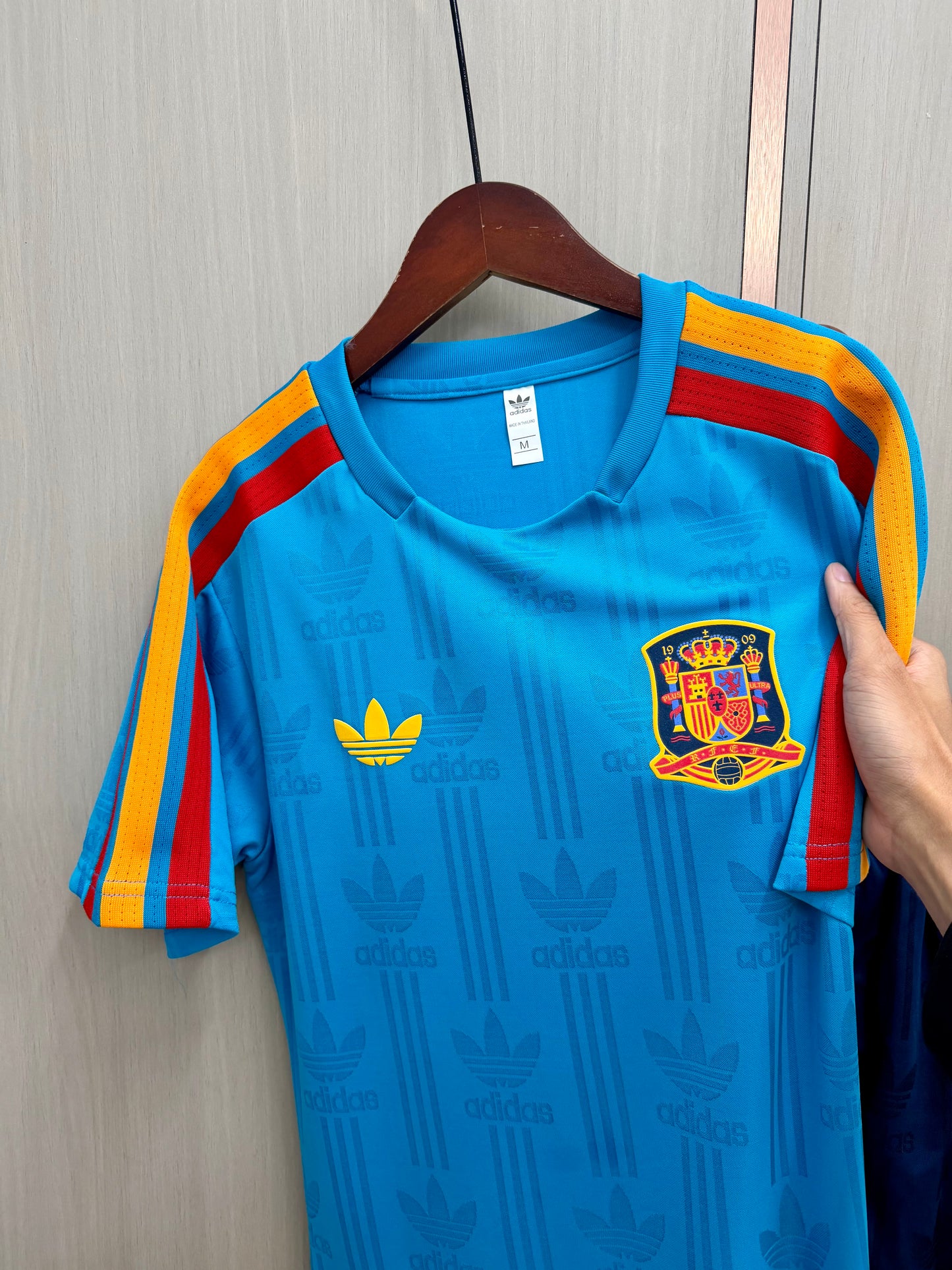 Conjunto de entrenamiento España 2026 azul modelo retro versión jugador (tallas S-4XL)