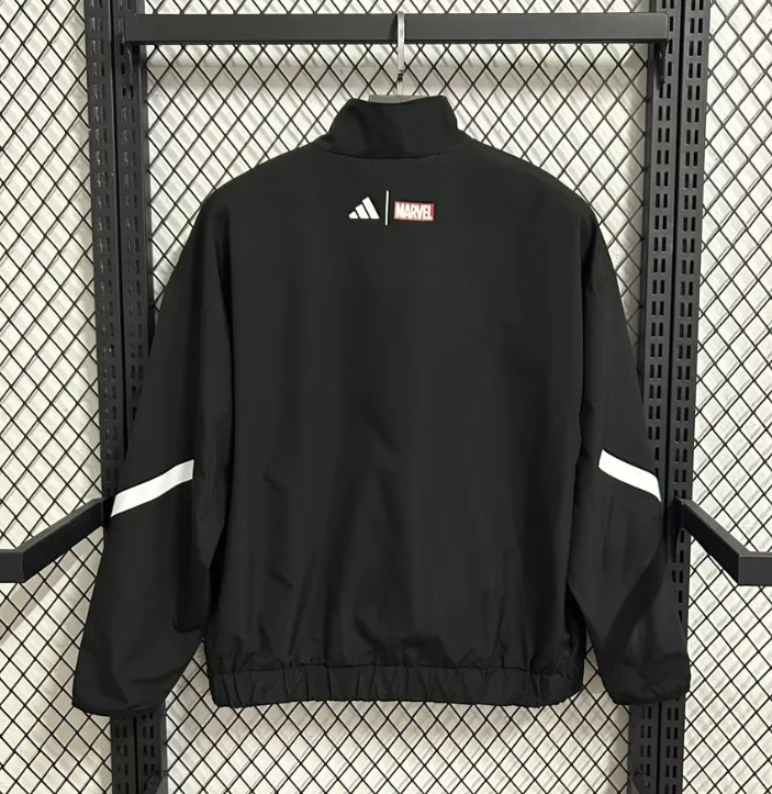 Chaqueta cortavientos Real Madrid especial Marvel 25/26 (Solo tallas S-2XL)