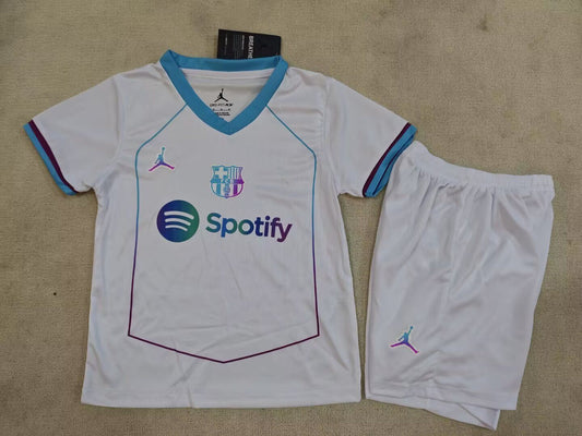 Conjunto de entrenamiento Barcelona 26/27 blanco (tallas para niños)