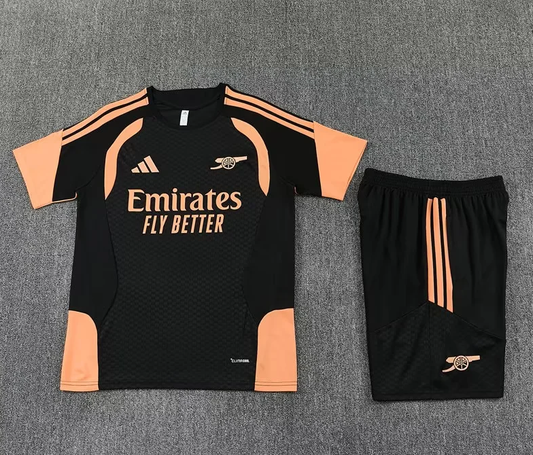 Conjunto de entrenamiento Arsenal 26/27 negro con naranja (tallas adultos y niños)