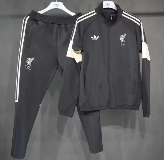 Chandal Liverpool negro con blanco 26/27 (tallas S-XXL)