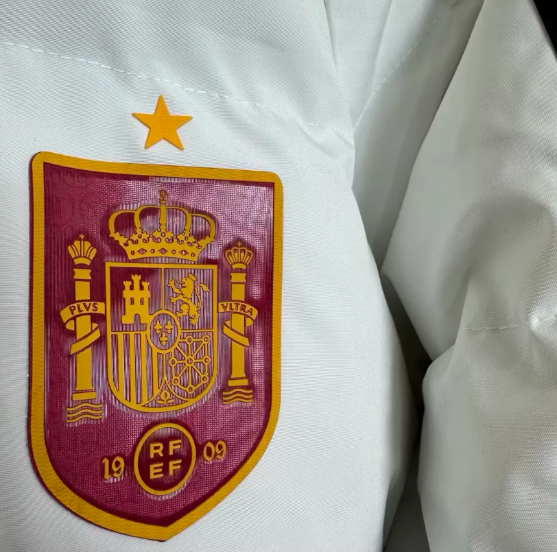Abrigo España Blanco (Solo tallas S-2XL)