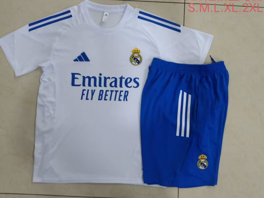 Conjunto de entrenamiento Real Madrid 25/26