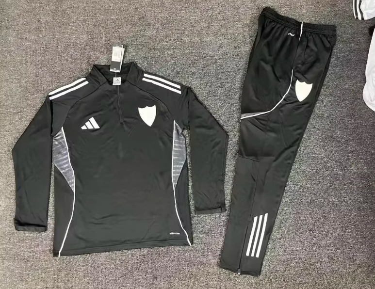 Chandal de entrenamiento negro Sevilla 25/26 (tallas S-XXL)