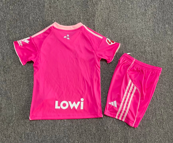 Equipacion Granada Rosa