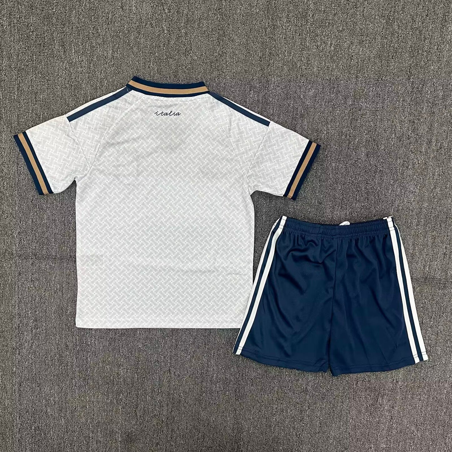 Equipacion Italia Mundial 2026 Visitante (solo talla niño)