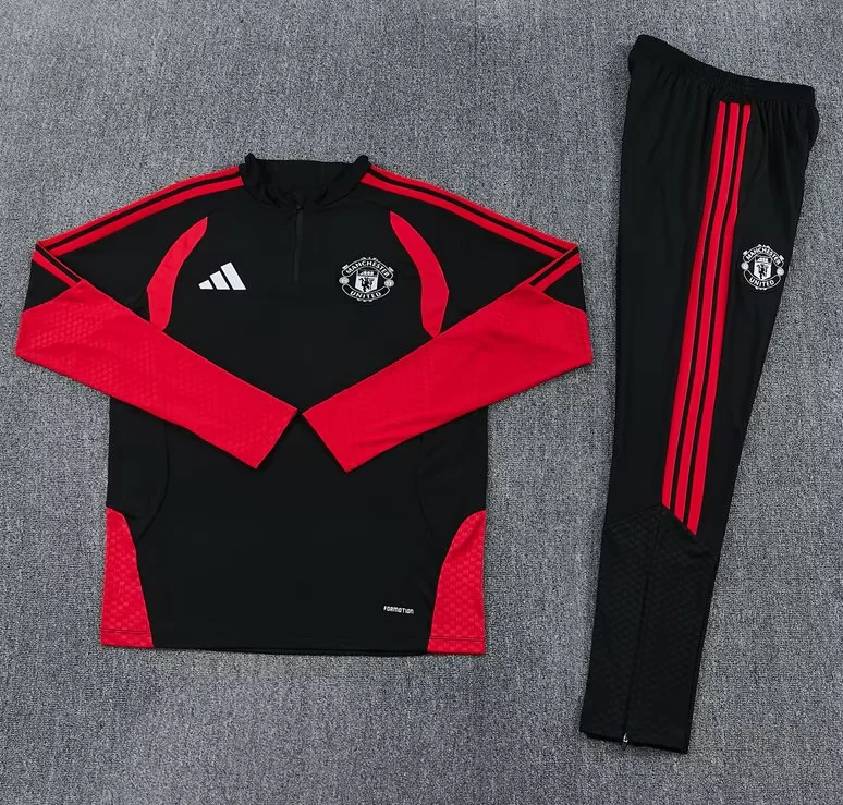 Chandal de entrenamiento negro con rojo del Manchester United 26-27 (tallas adultos y niños)