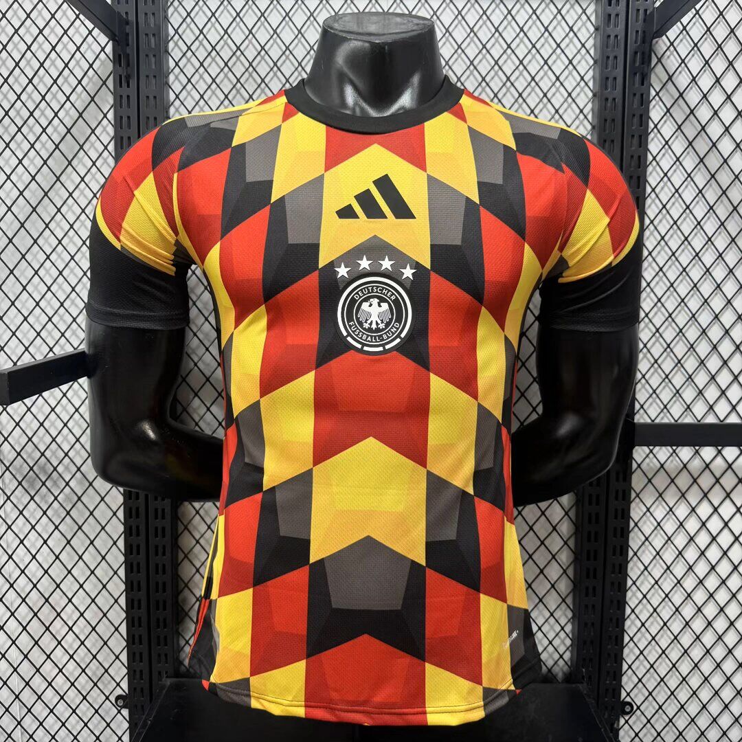 Camiseta de entrenamiento Alemania 2026 negras, rojas y amarillas versión jugador (tallas S-XXL)