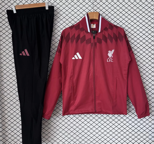 Chandal cortavientos rojo modelo retro Liverpool 26-27 (tallas S-XXL)