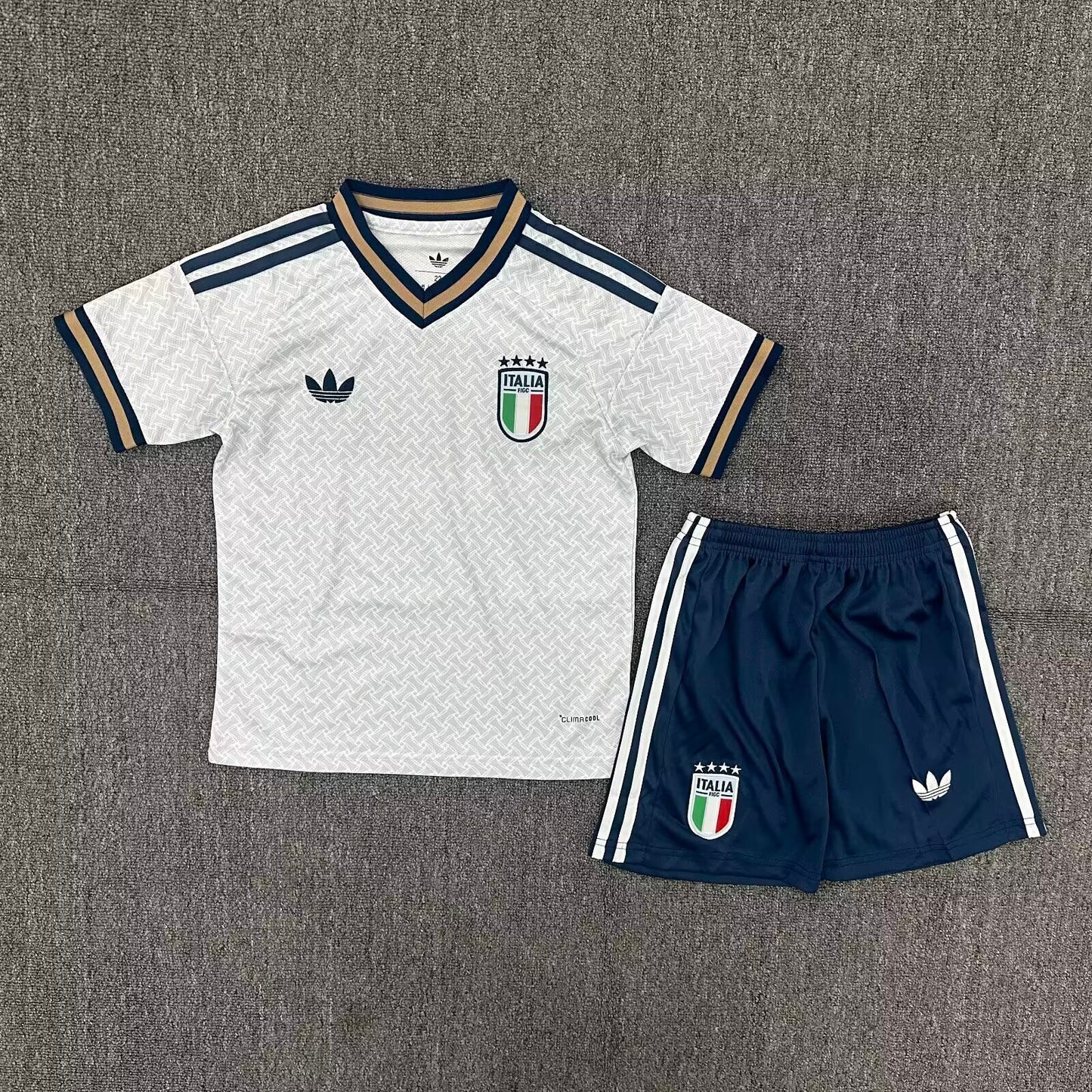 Equipacion Italia Mundial 2026 Visitante (solo talla niño)
