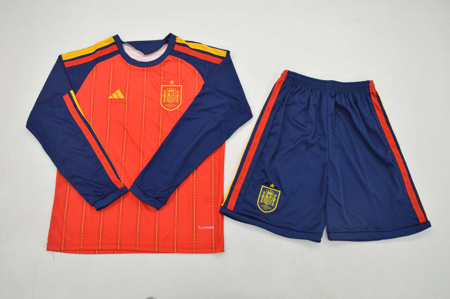 Equipacion de manga larga España Mundial 2026 local (solo talla niño)