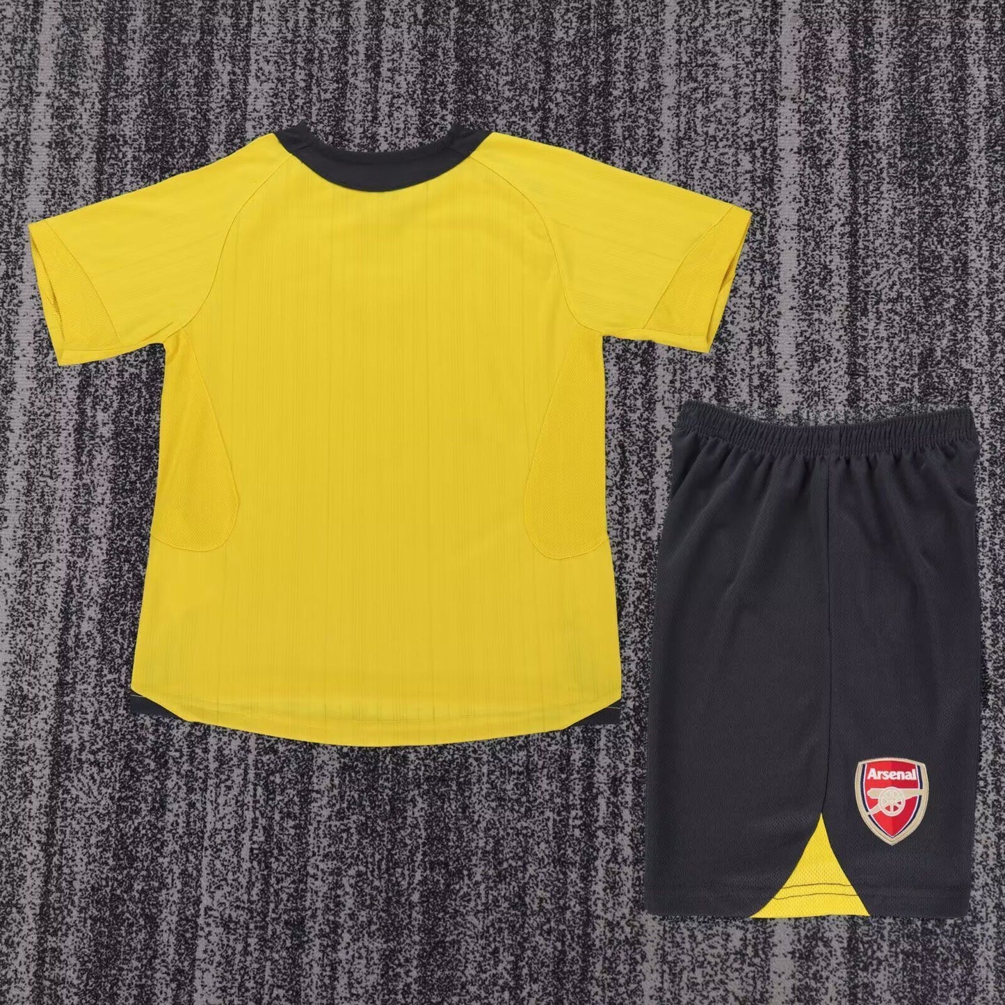 Equipacion Arsenal 2005/06 Visitante (solo talla niños)