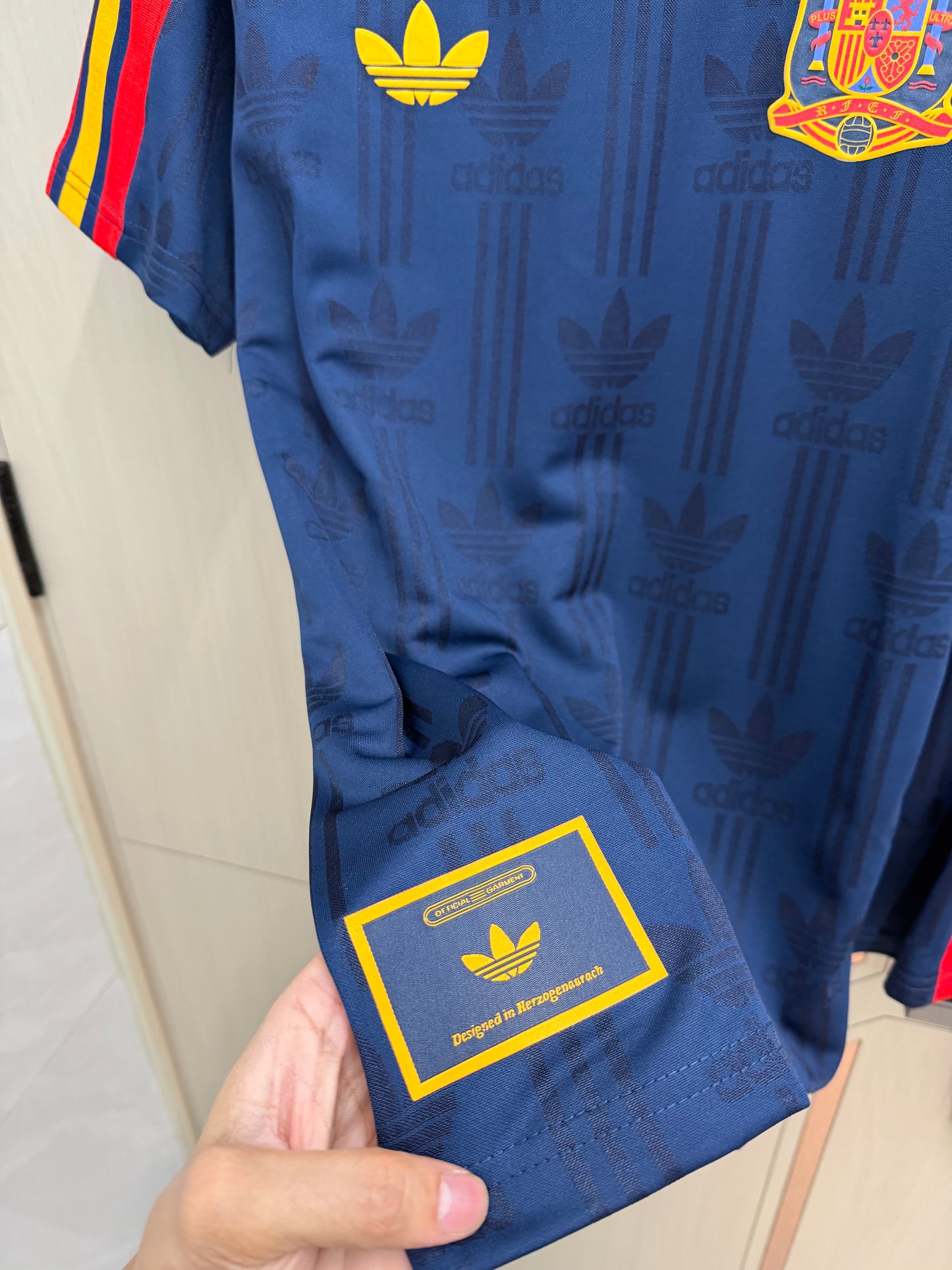 Conjunto de entrenamiento España 2026 azul oscuro modelo retro versión jugador (tallas S-4XL)