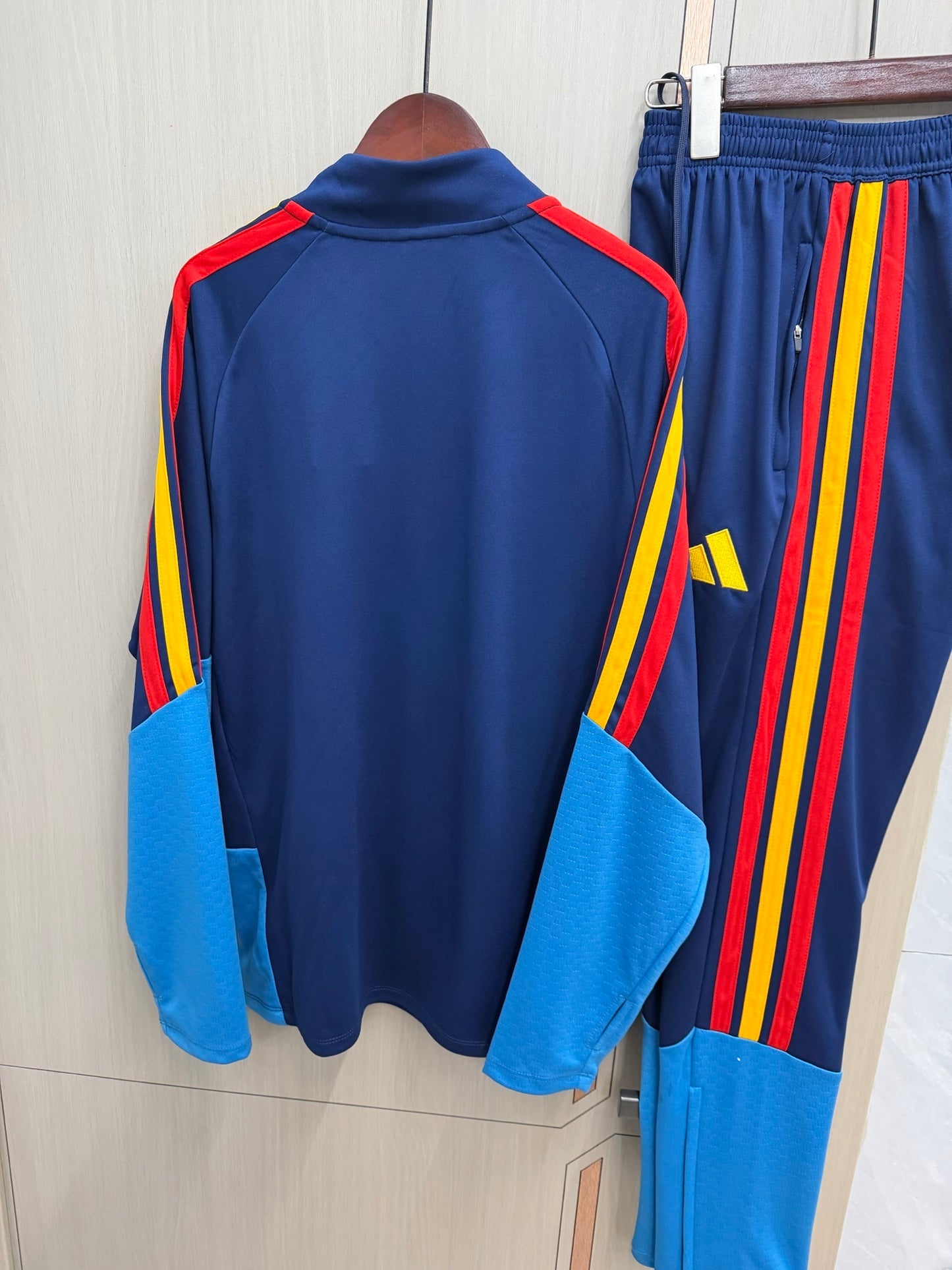 Chandal España 2026 azul oscuro (tallas adultos y niños)