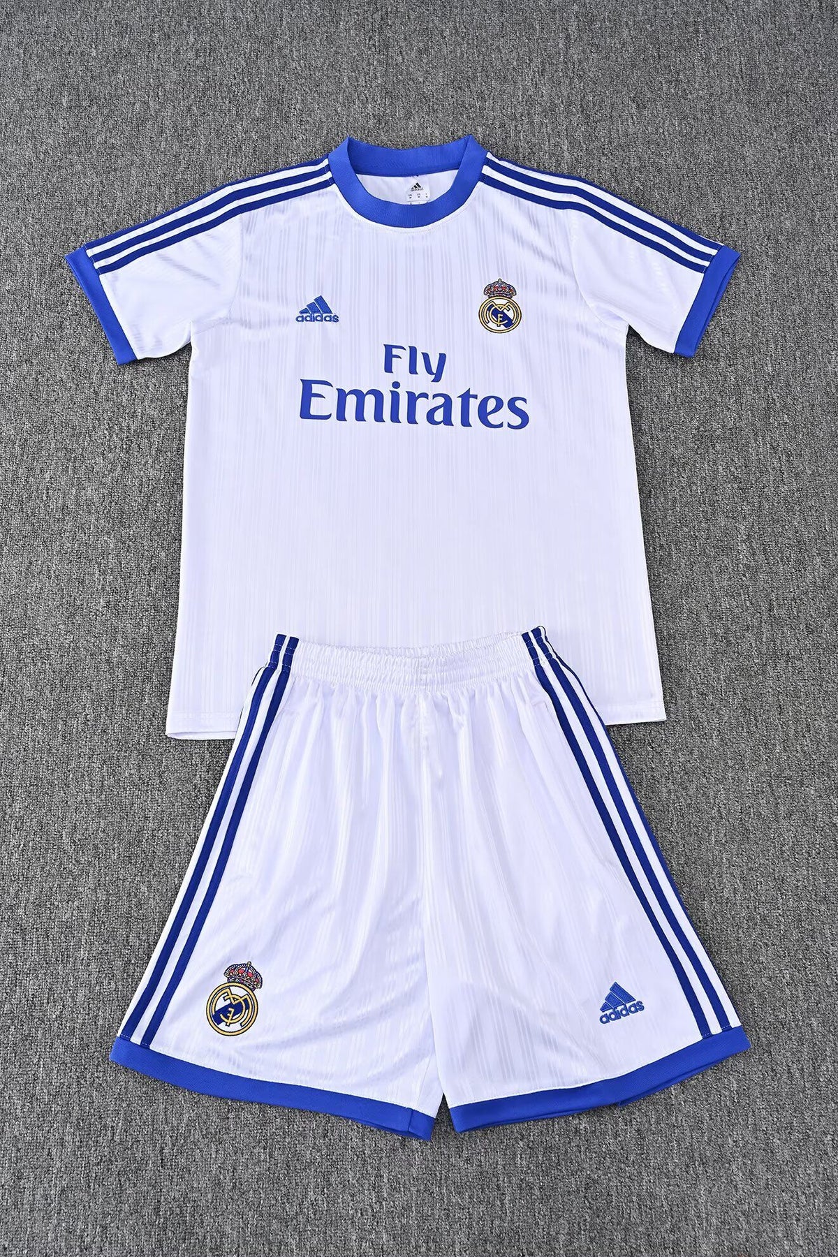 Conjunto de entrenamiento Real Madrid diferentes colores 26-27 (S-XXL)