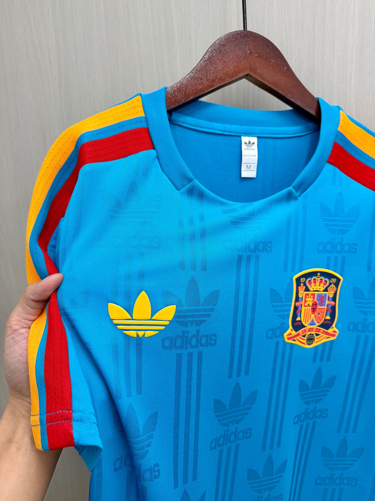 Conjunto de entrenamiento España 2026 azul modelo retro versión jugador (tallas S-4XL)