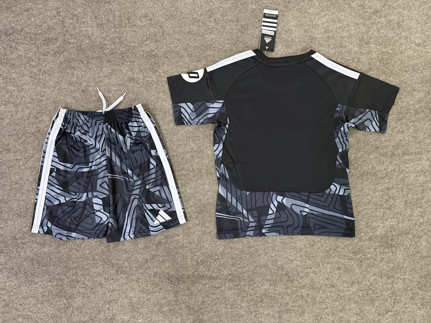 Equipacion Real Madrid portero 26/27