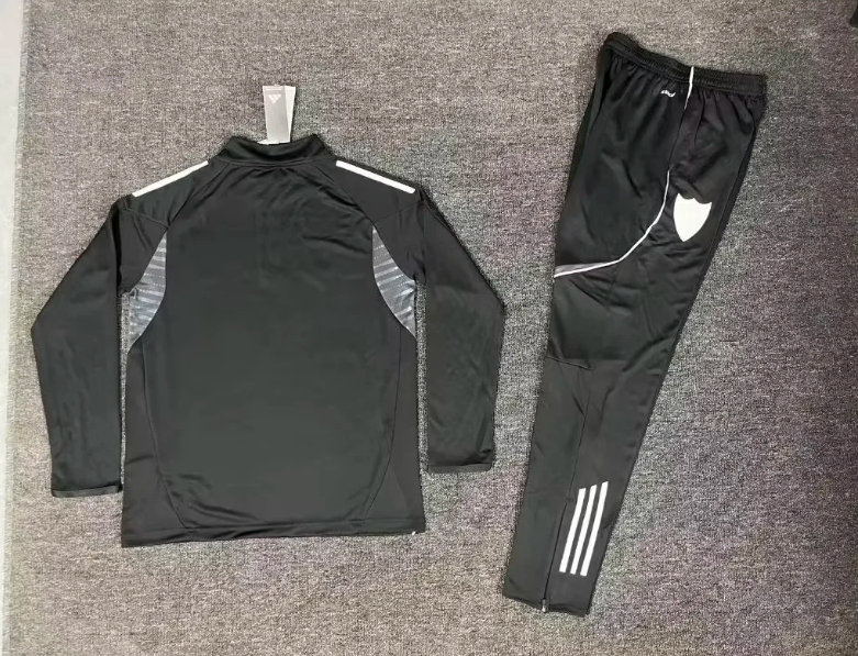 Chandal de entrenamiento negro Sevilla 25/26 (tallas S-XXL)
