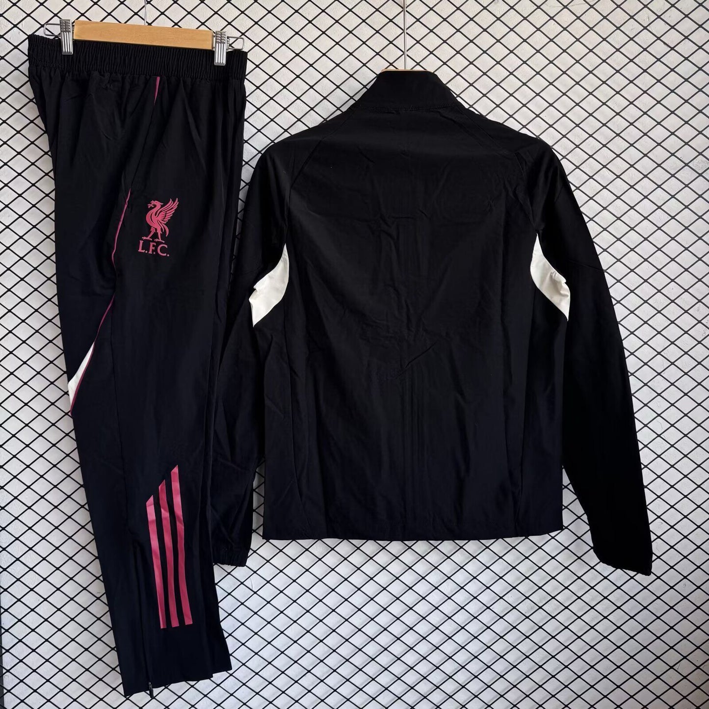 Chandal Cortavientos Liverpool 25/26 (Solo tallas S-2XL)