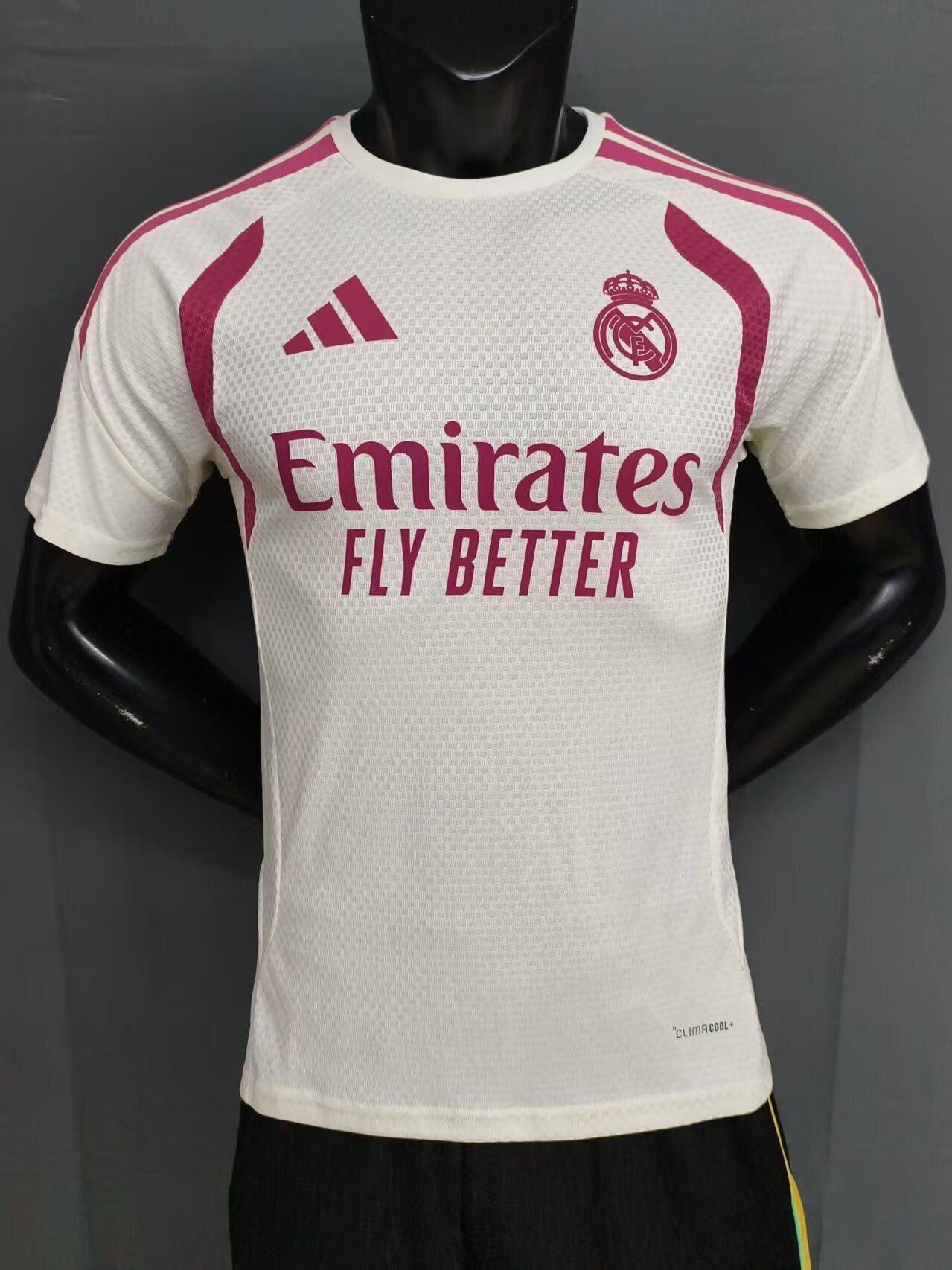 Camiseta de entrenamiento Real Madrid 26/27 blanco con rosa versión jugador (tallas S-3XL)