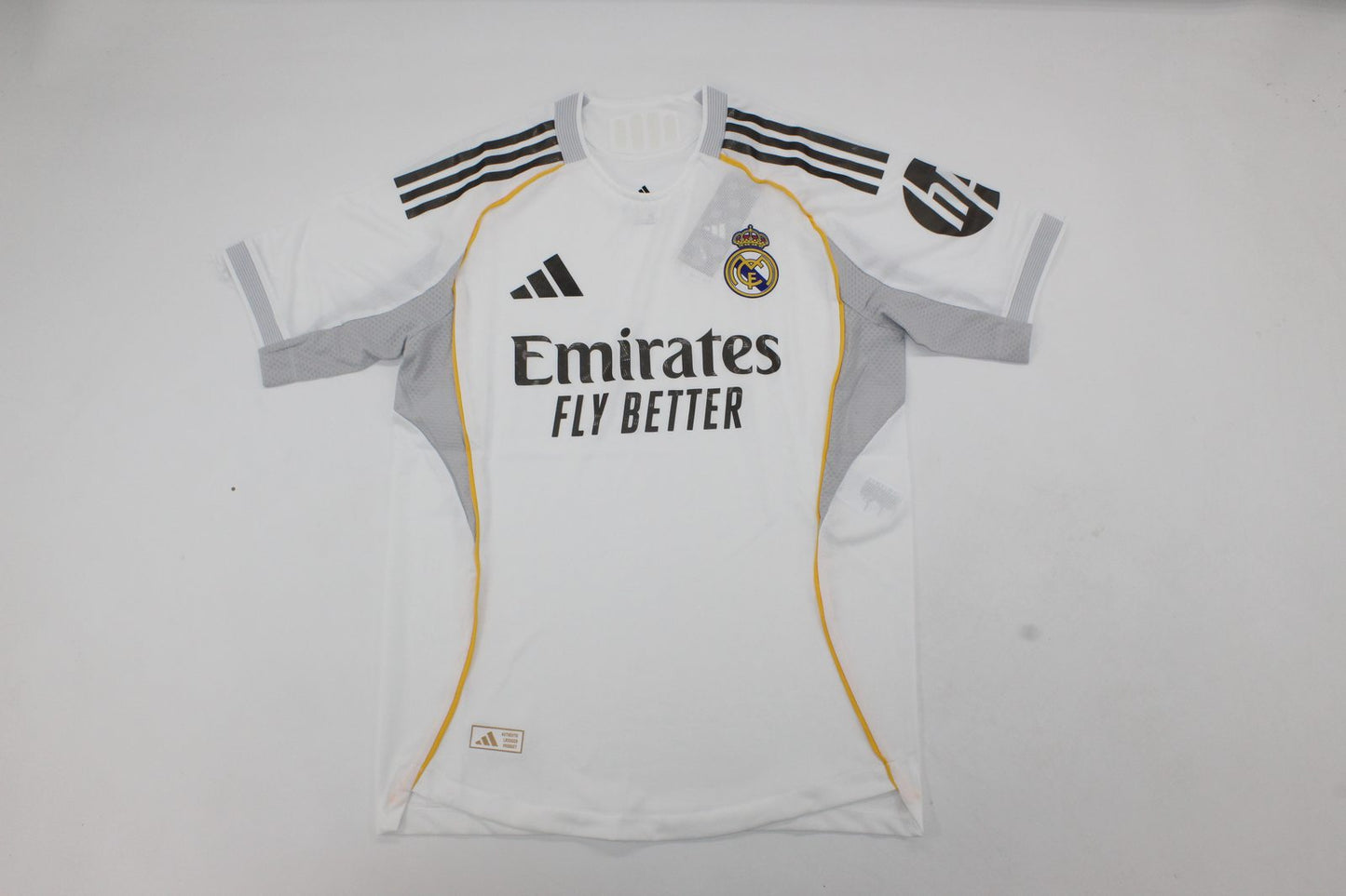 Camiseta Real Madrid 25/26 Local (Tallas S-4XL)