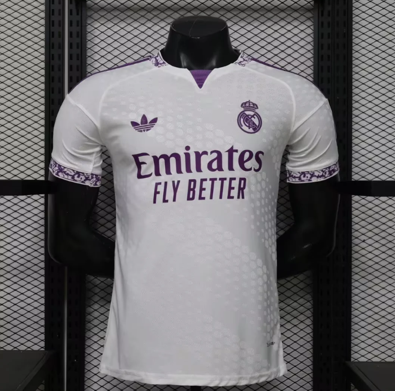 Camiseta Real Madrid 26/27 blanco con morado versión jugador (tallas S-XXL)