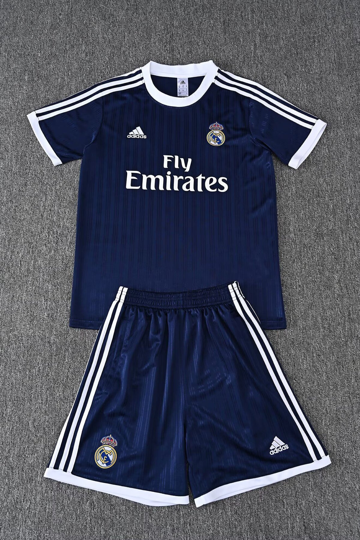 Conjunto de entrenamiento Real Madrid diferentes colores 26-27 (S-XXL)