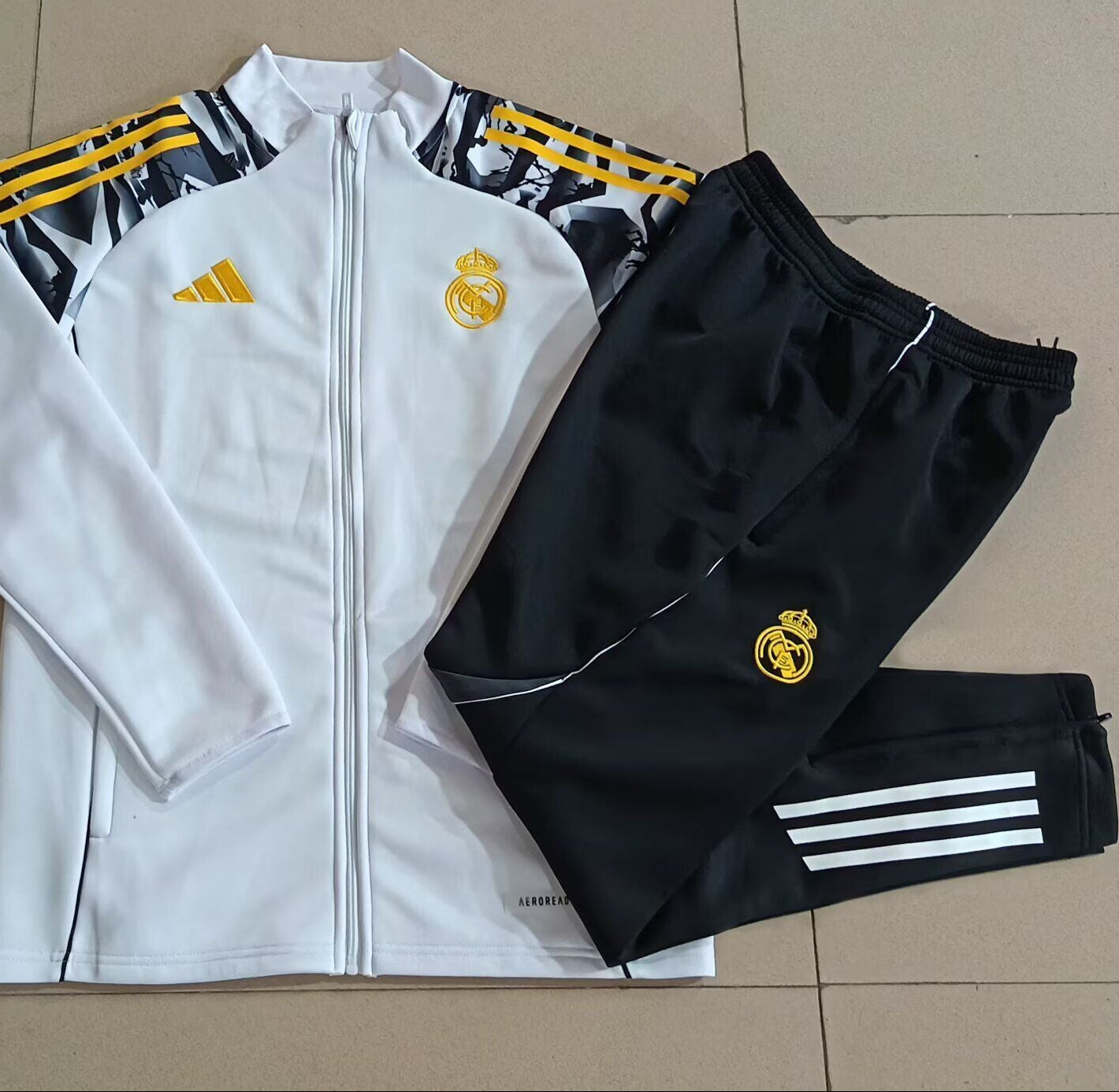 Chandal Real Madrid especial Marvel (talla adulto y niño)
