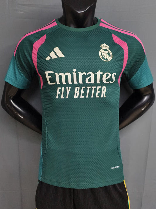 Camiseta de entrenamiento Real Madrid 26-27 verde con rosa, versión jugador (tallas S-3XL)