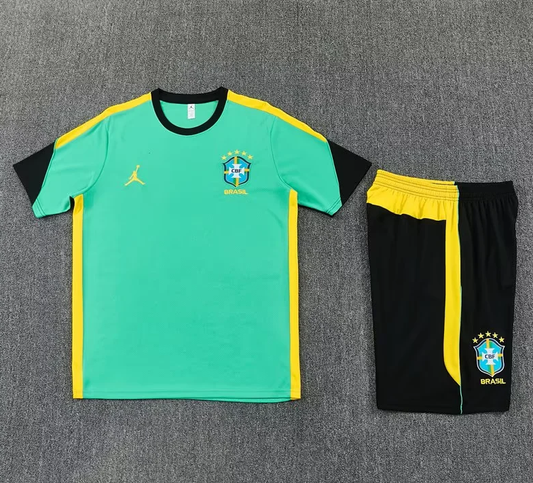 Conjunto de entrenamiento Brasil 2026 verde con amarillo (tallas adultos y niños)