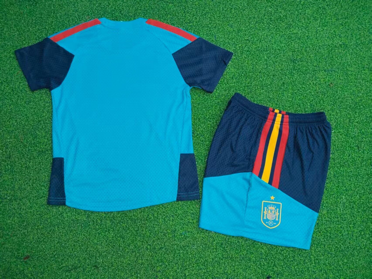 Conjunto de entrenamiento España 2026 (Talla de adulto y niño) *pedir una talla más*