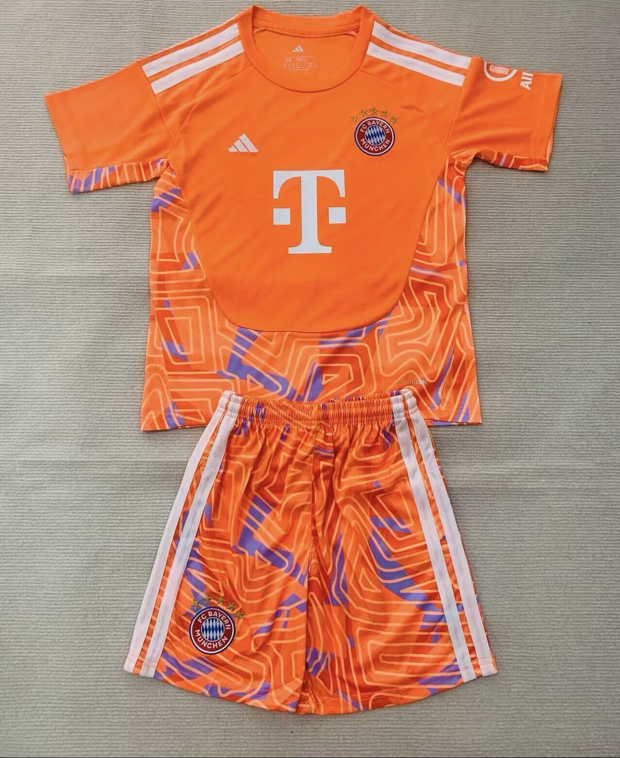 Equipacion Bayern 26/27 de portero naranja