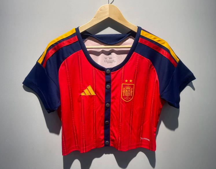 Crop con botones España dos estrellas Local Mundial 2026 (tallas S-2XL)