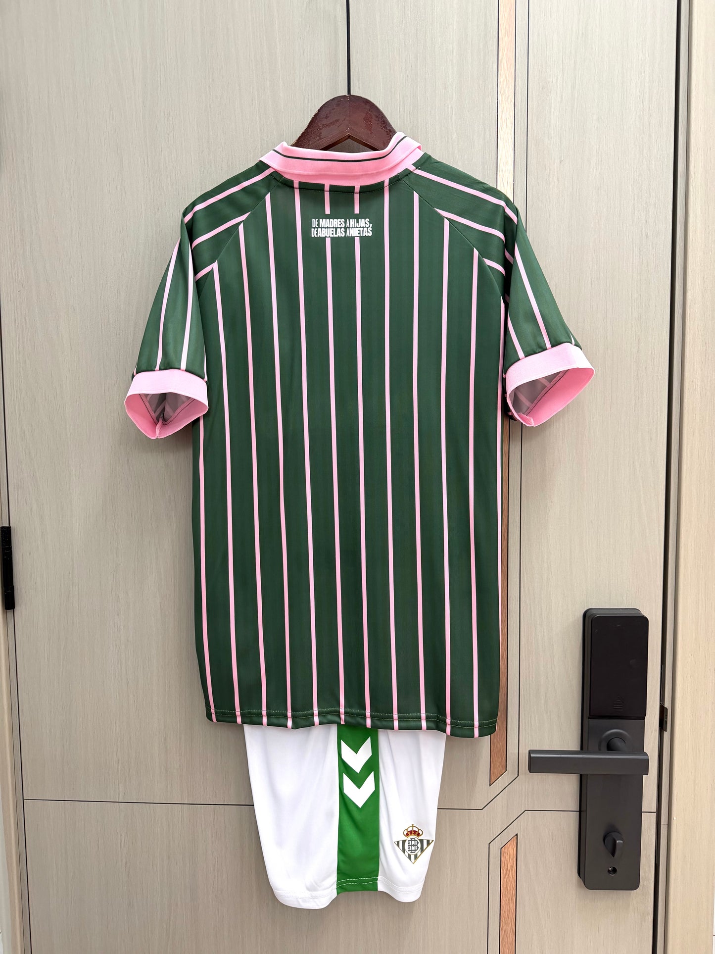 Equipación Betis especial mujer (solo talla niños)