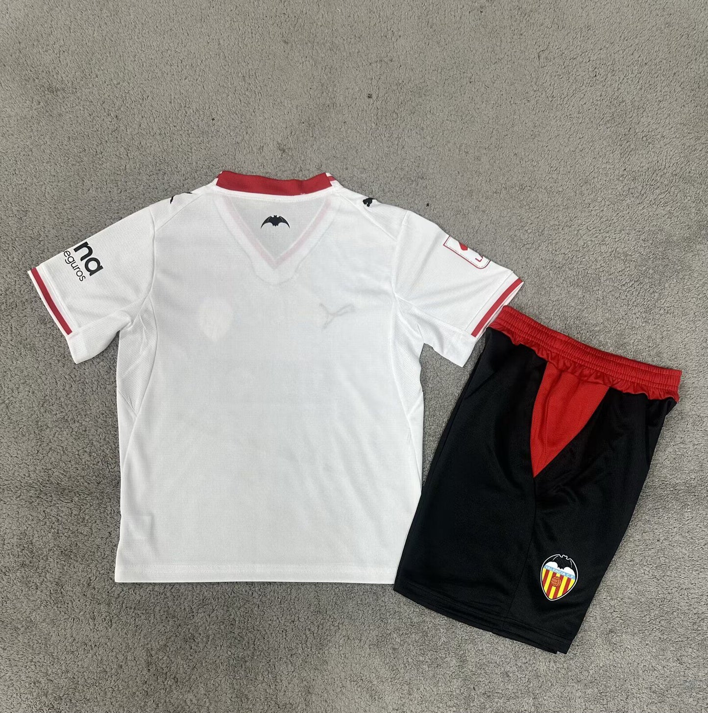 Equipacion Valencia 26/27 Local