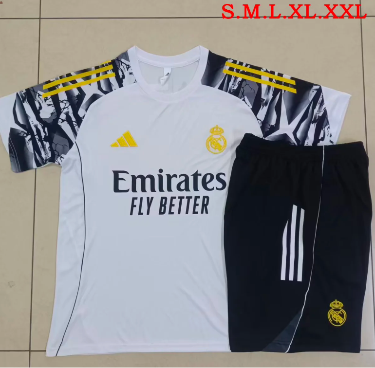 Conjunto de entrenamiento Real Madrid 25/26 (Solo tallas S-XXL) especial marvel