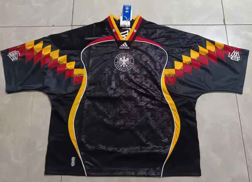 Camiseta Alemania adidas Bringback Remixed (S-3XL)