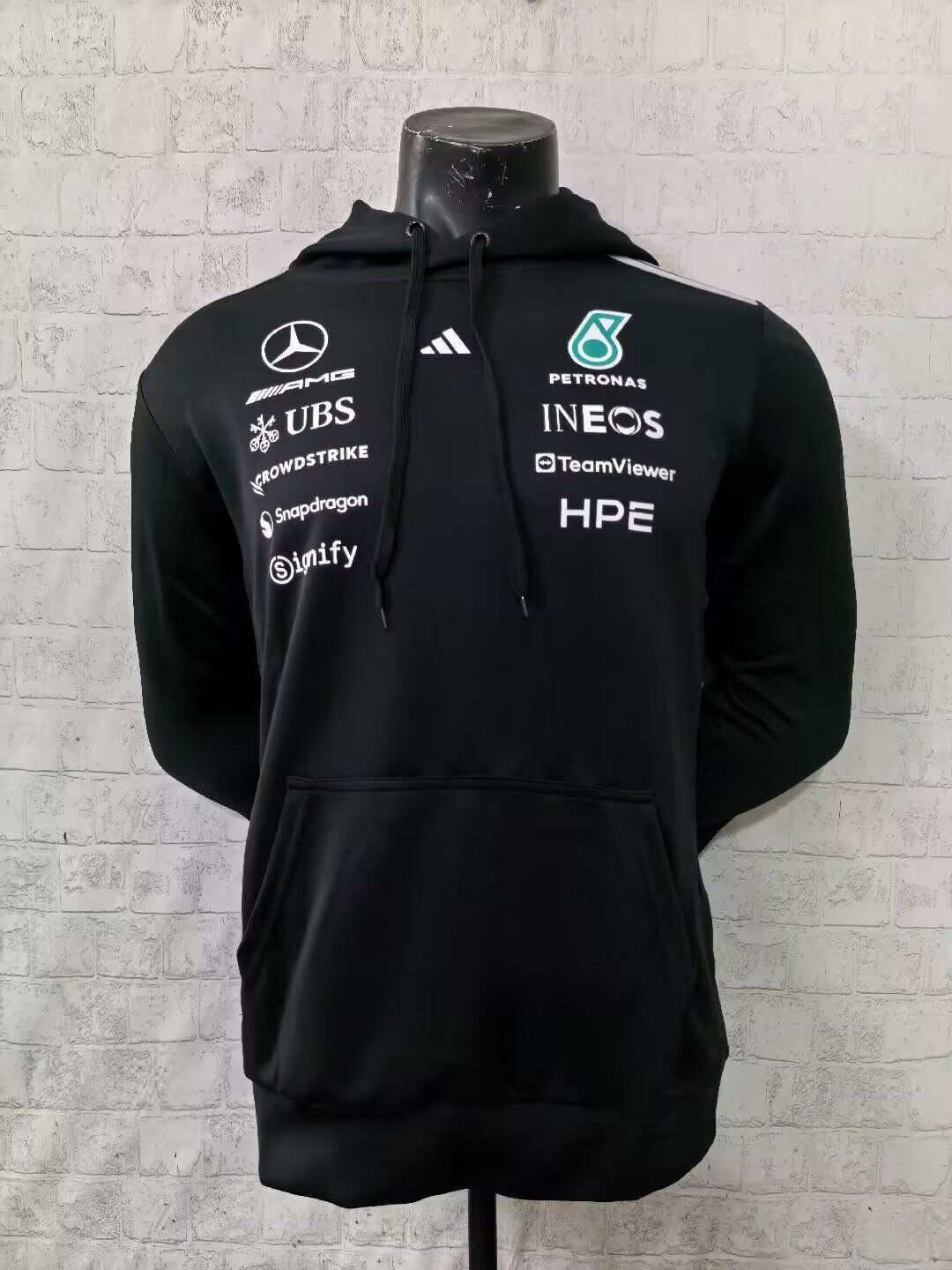 Sudadera con capucha negra Mercedes 26 (solo tallas S-3XL)