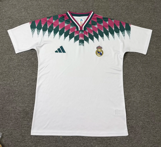 Camiseta de entrenamiento Real Madrid 26-27 blanca modelo retro (tallas S-4XL)
