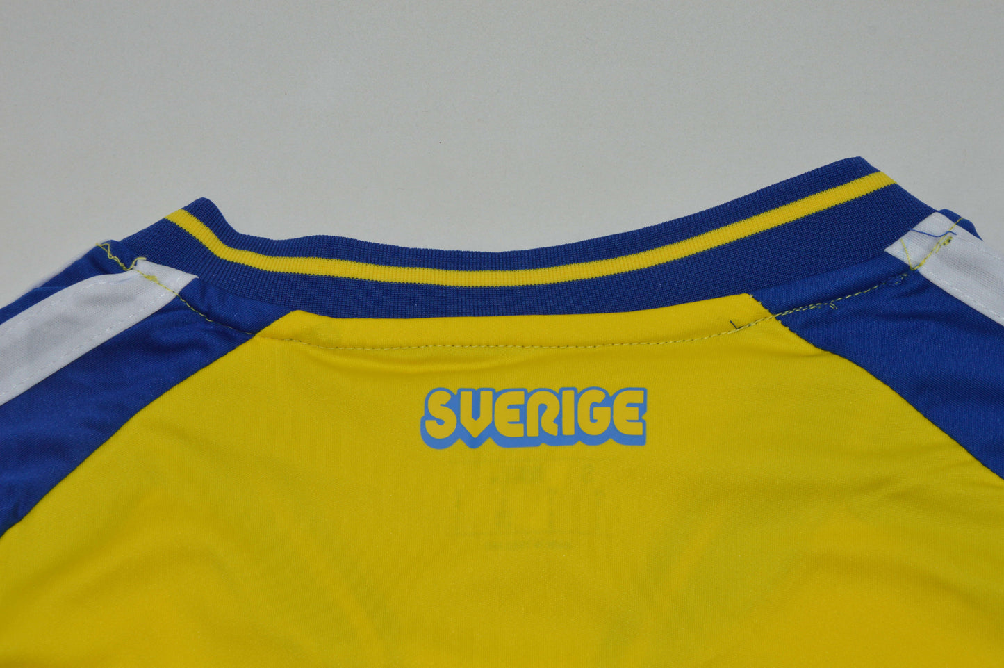 Camiseta Suecia Mundial 2026 Local (solo tallas S-2XL)