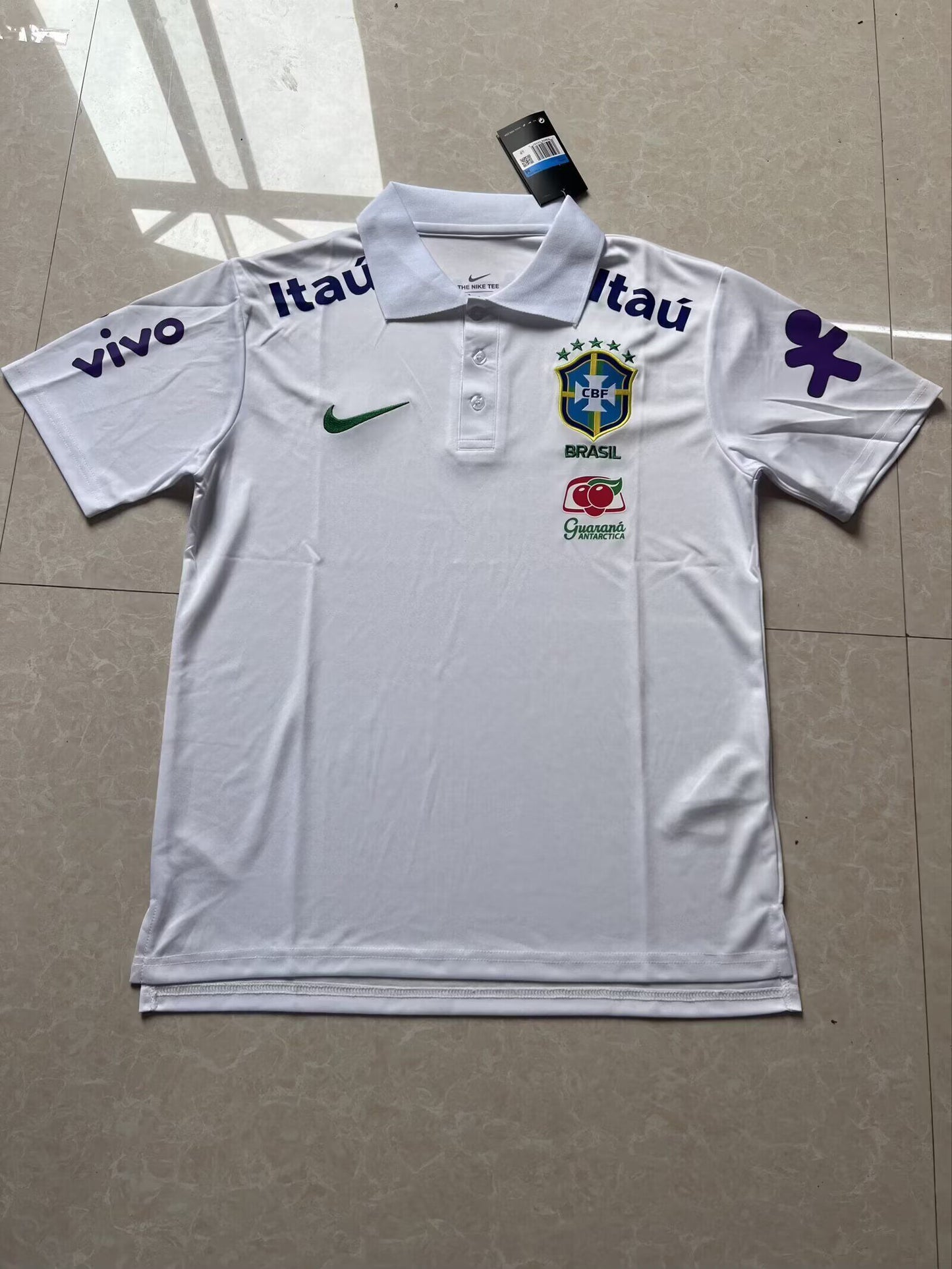 Polo blanco Brasil 2026 (solo tallas S-2XL)
