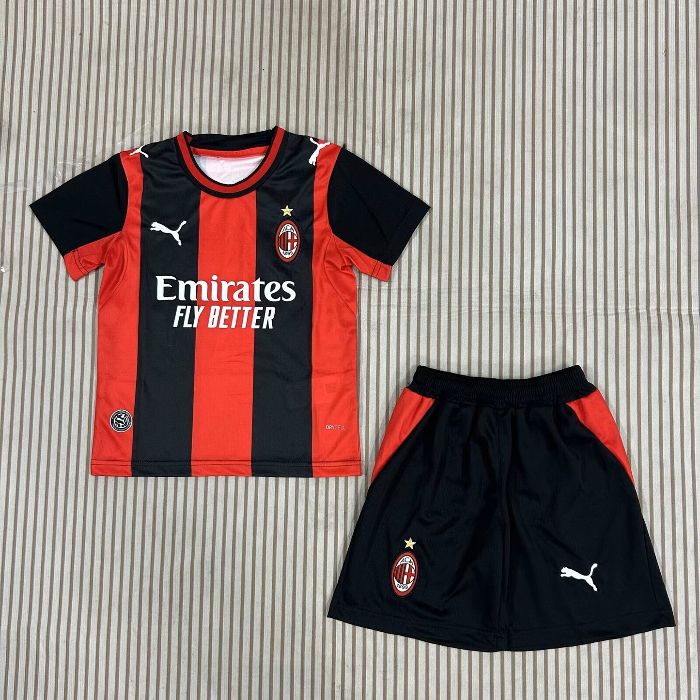Equipacion Milan 26/27 Local