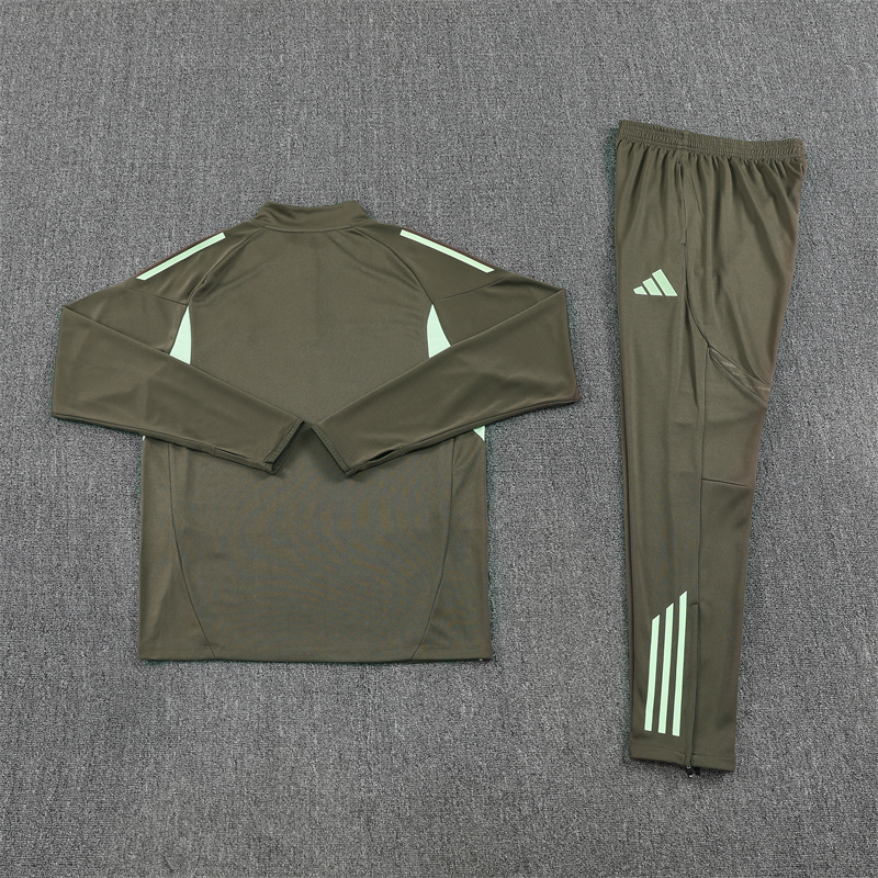 Chandal de entrenamiento Real Madrid 25/26