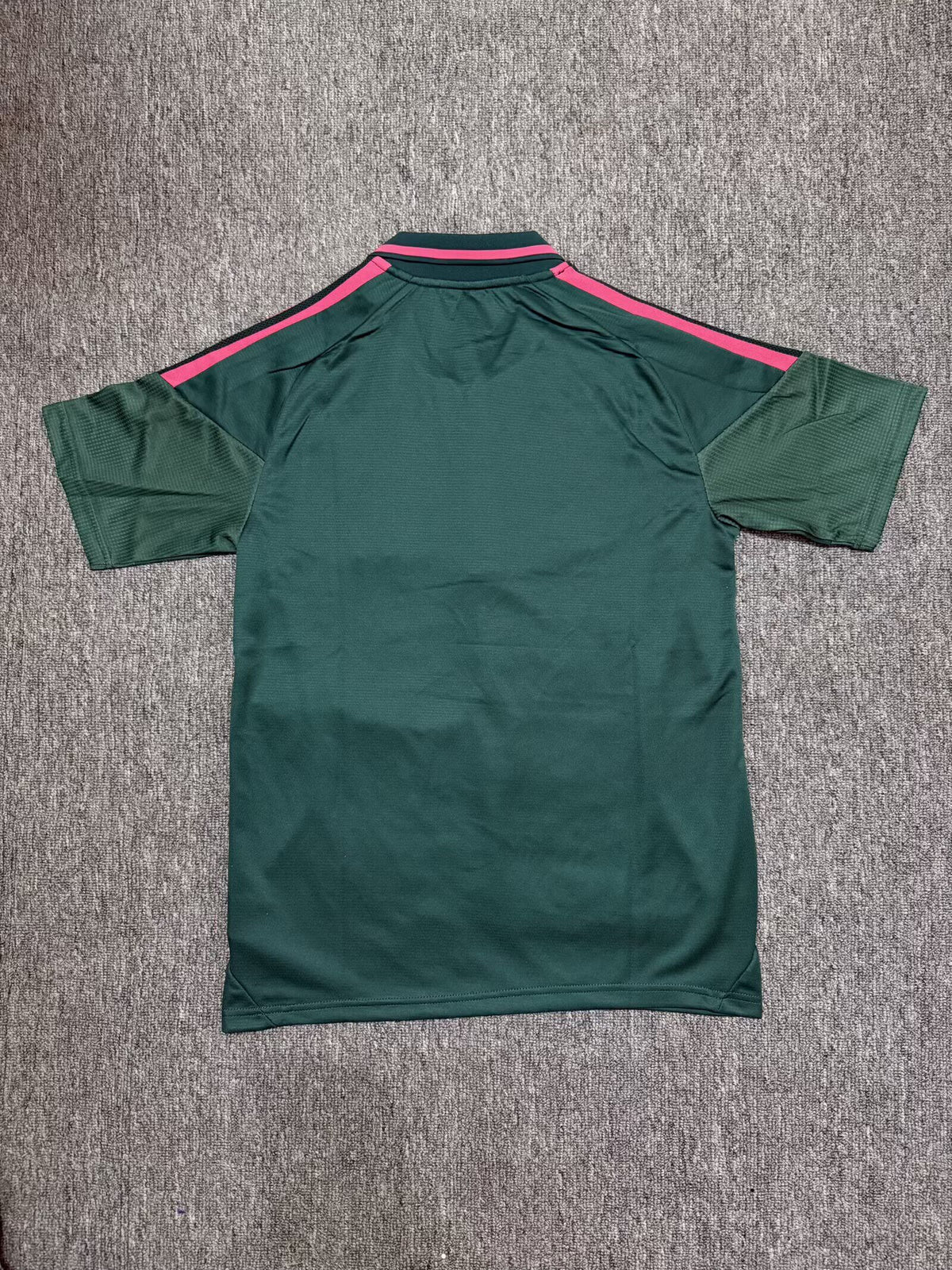 Polo Madrid 26-27 verde con rosa (tallas S-3XL)