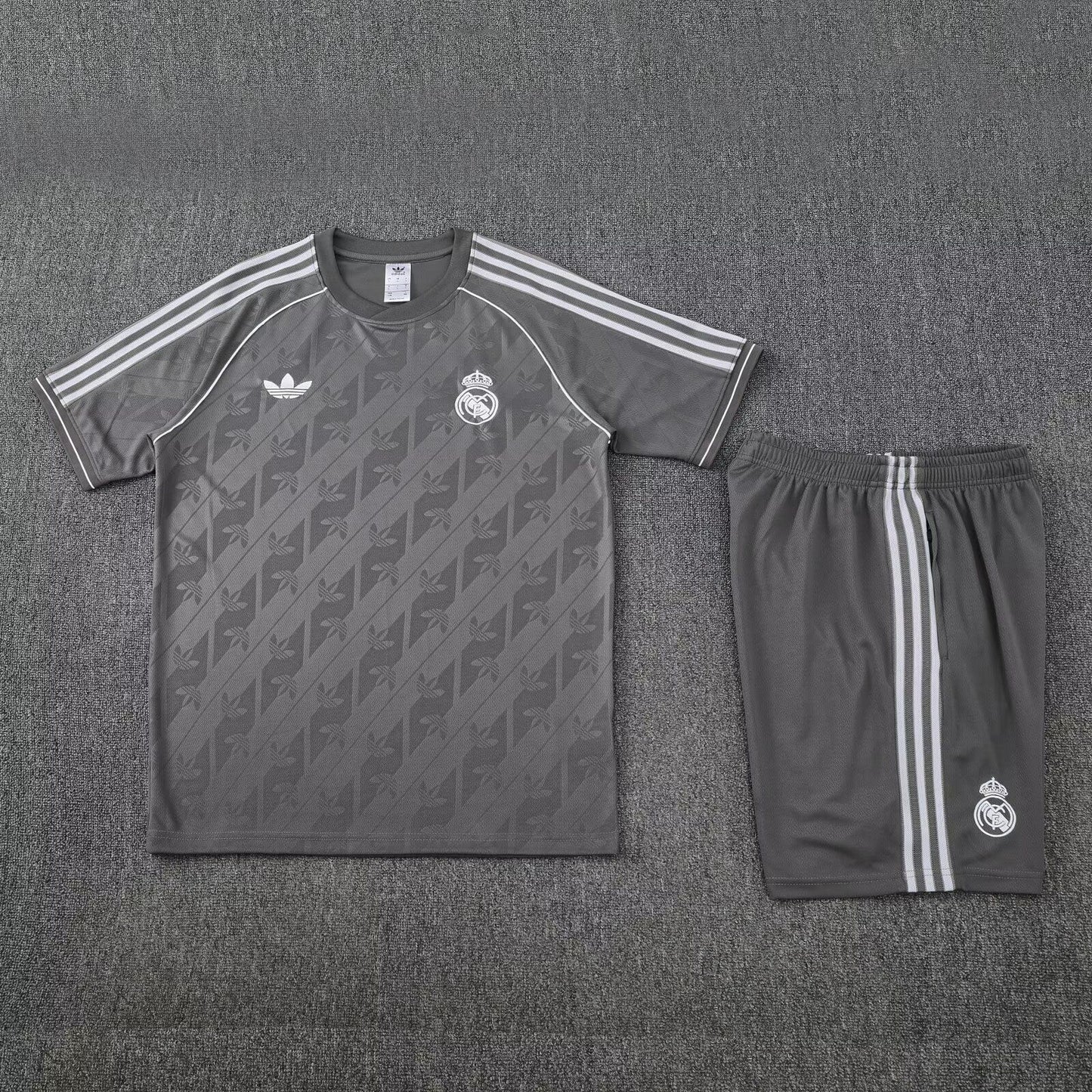 Conjunto Entrenamiento Real Madrid 25/26 Gris  (tallas S-2XL)