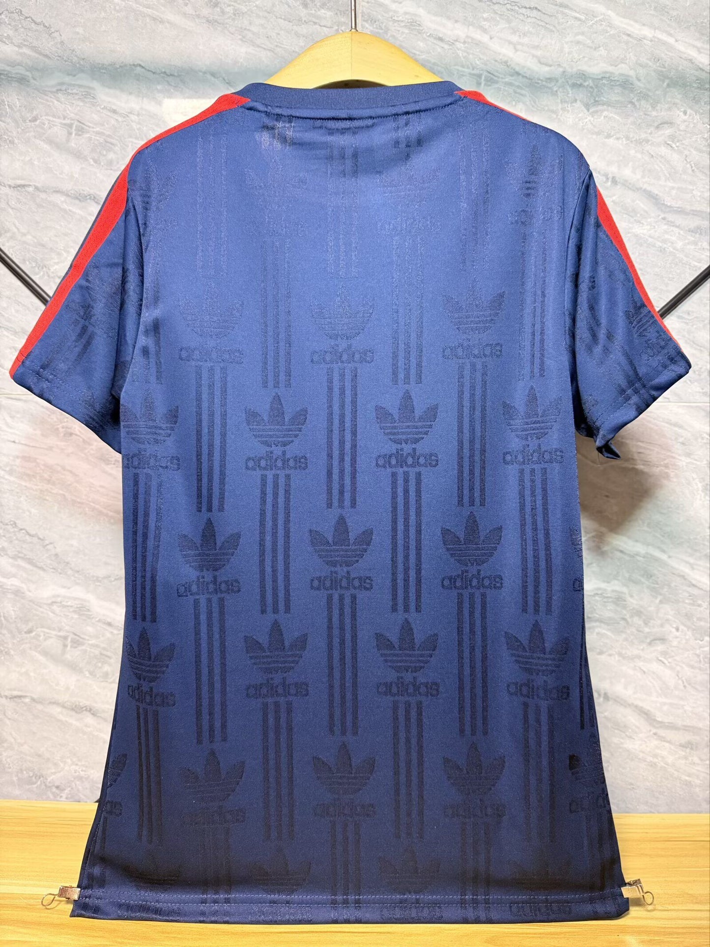 Camiseta de entrenamiento España 2026 modelo retro azul oscuro versión jugador (tallas S-XXL)