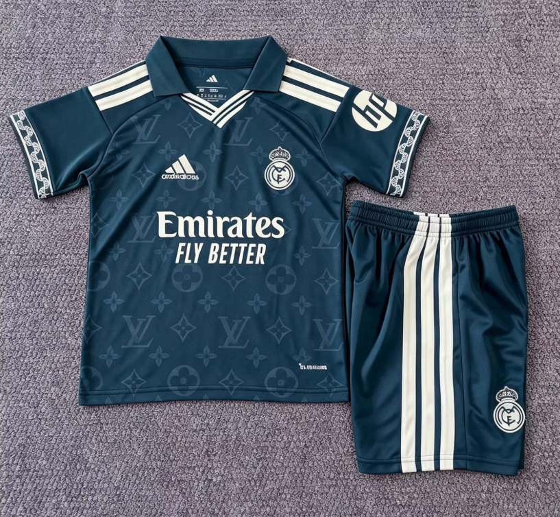 Equipacion Real Madrid 26/27 Visitante version LV