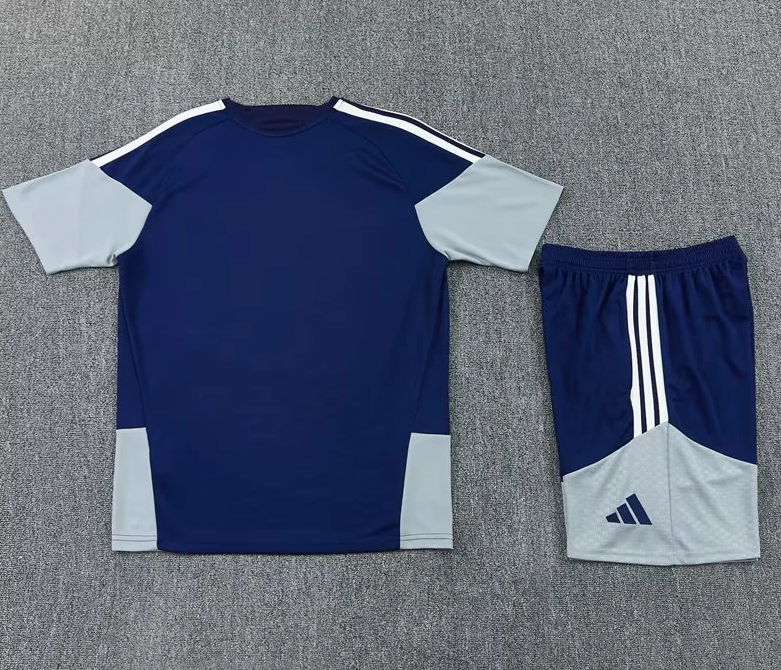 Conjunto de entrenamiento azul oscuro Real Madrid 26/27 (tallas adulto y niño)